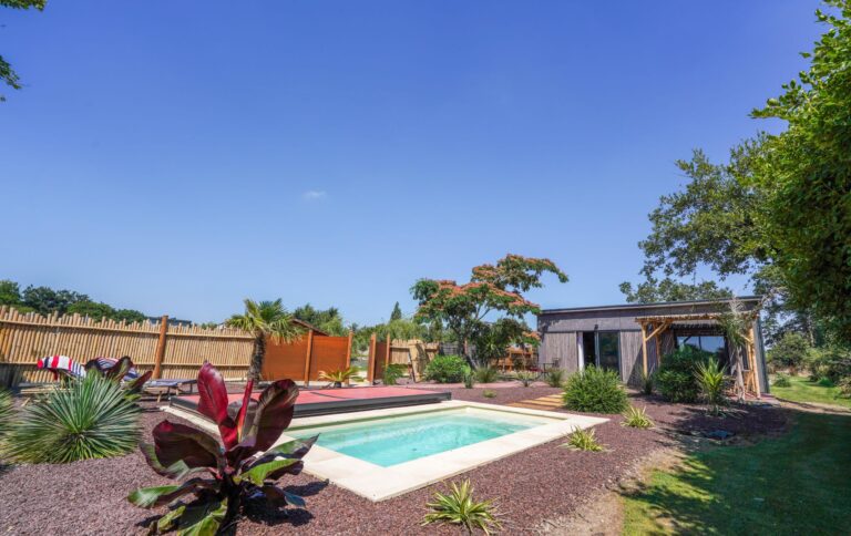 Lodge avec piscine et jardin privatifs à Fouesnant