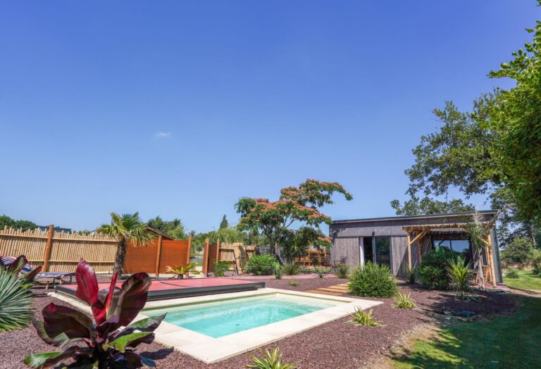 Lodge avec piscine et jardin privatifs à Fouesnant