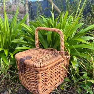 Panier petit-déjeuner livré au lodge en Bretagne / Breakfast basket delivered to the lodge in Brittany